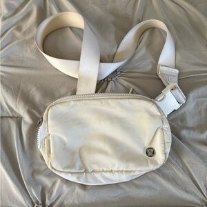 (Lululemon) 1L Belt Bag